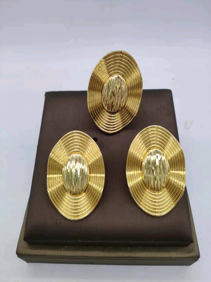 ✨ Ensemble Bijoux Fashion – Boucles d’Oreilles & Bague Assortie