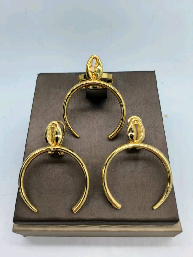 ✨ Ensemble Bijoux Fashion – Boucles d’Oreilles & Bague Assortie