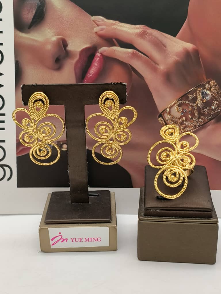 ✨ Ensemble Bijoux Fashion – Boucles d’Oreilles & Bague Assortie