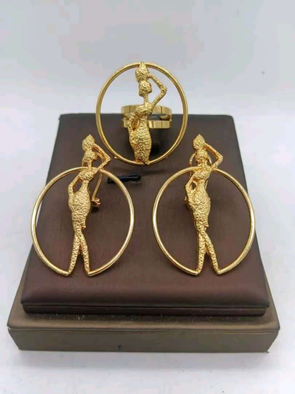 ✨ Ensemble Bijoux Fashion – Boucles d’Oreilles & Bague Assortie