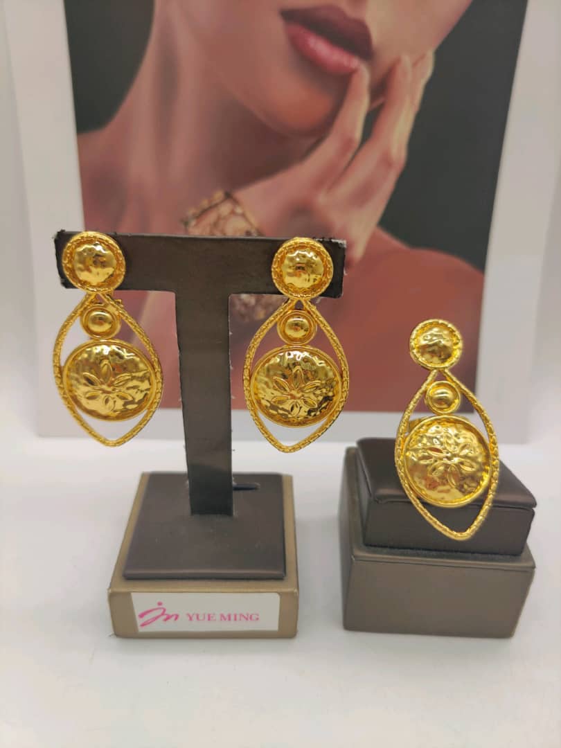 ✨ Ensemble Bijoux Fashion – Boucles d’Oreilles & Bague Assortie