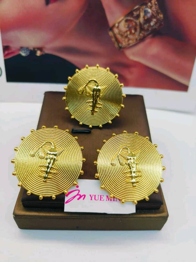 ✨ Ensemble Bijoux Fashion – Boucles d’Oreilles & Bague Assortie