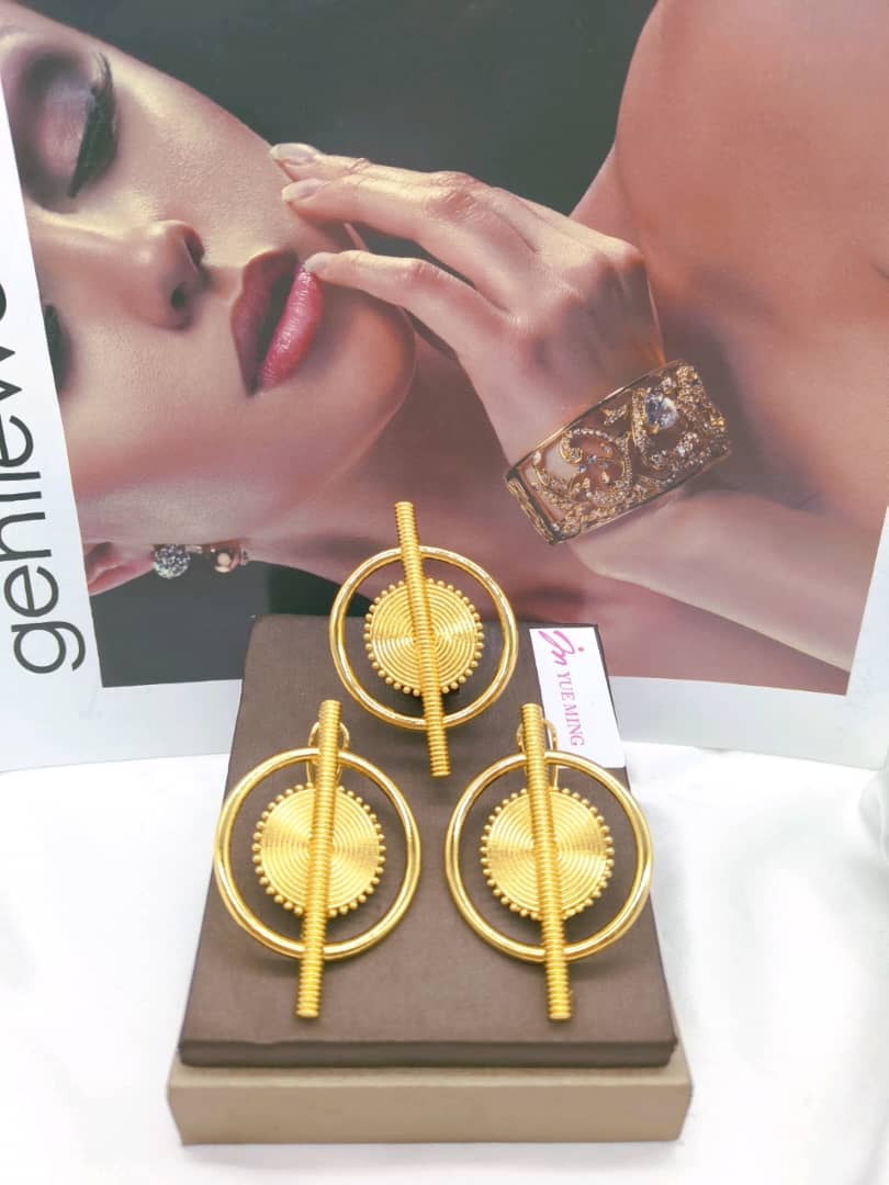 ✨ Ensemble Bijoux Fashion – Boucles d’Oreilles & Bague Assortie