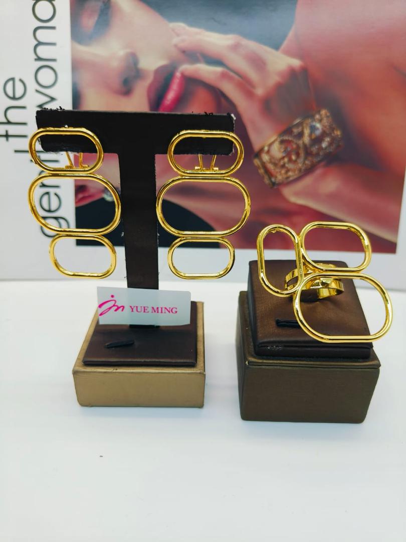 ✨ Ensemble Bijoux Fashion – Boucles d’Oreilles & Bague Assortie