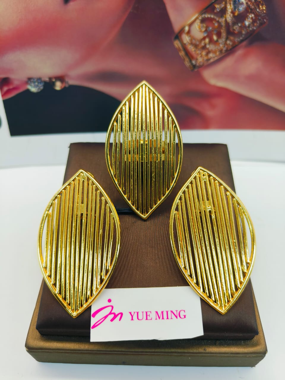 ✨ Ensemble Bijoux Fashion – Boucles d’Oreilles & Bague Assortie