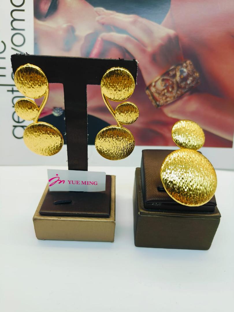 ✨ Ensemble Bijoux Fashion – Boucles d’Oreilles & Bague Assortie