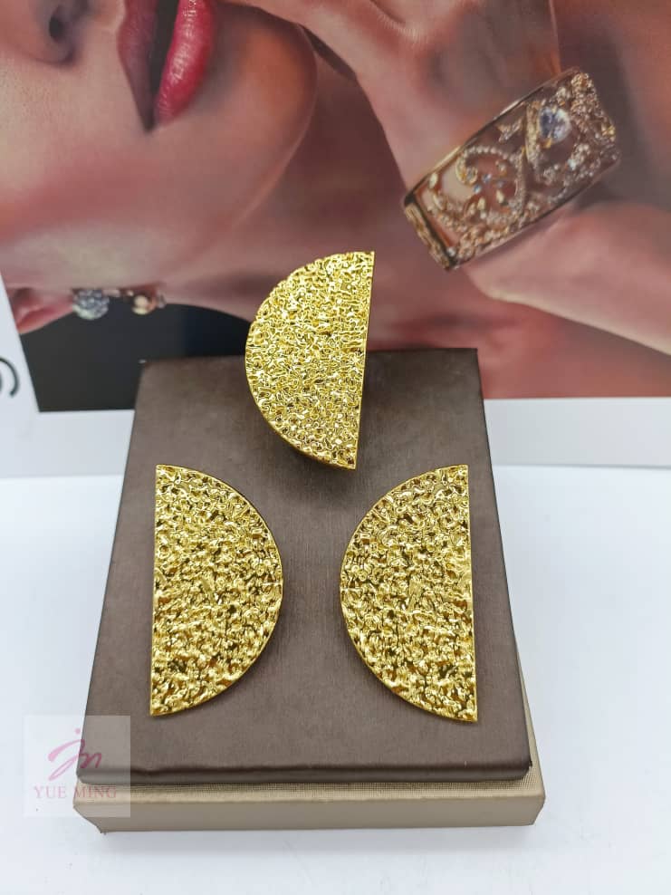 ✨ Ensemble Bijoux Fashion – Boucles d’Oreilles & Bague Assortie