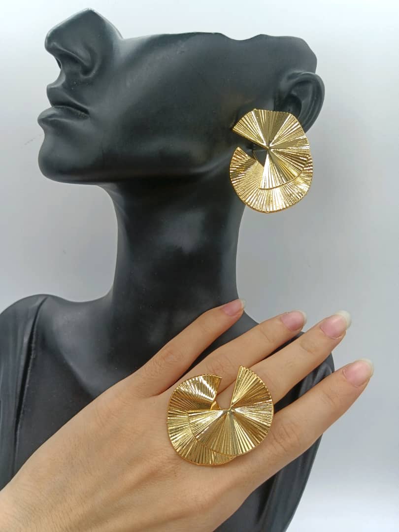 ✨ Ensemble Bijoux Fashion – Boucles d’Oreilles & Bague Assortie