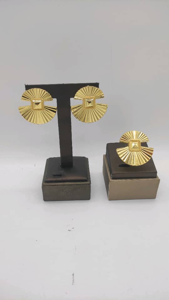 ✨ Ensemble Bijoux Fashion – Boucles d’Oreilles & Bague Assortie