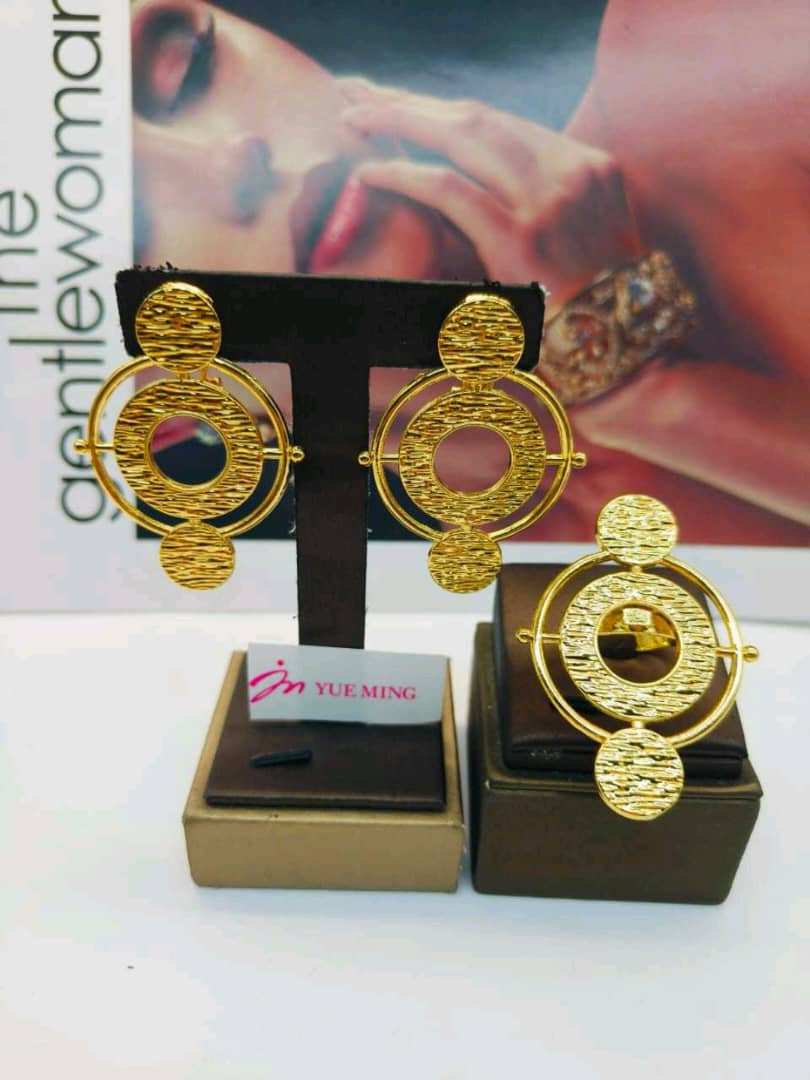 ✨ Ensemble Bijoux Fashion – Boucles d’Oreilles & Bague Assortie