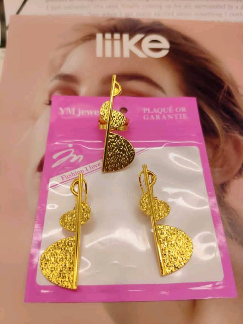 ✨ Ensemble Bijoux Fashion – Boucles d’Oreilles & Bague Assortie