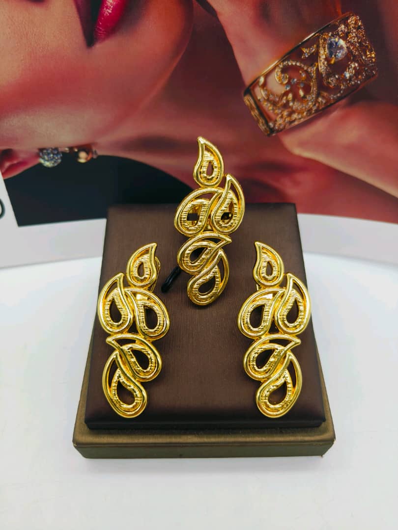 ✨ Ensemble Bijoux Fashion – Boucles d’Oreilles & Bague Assortie