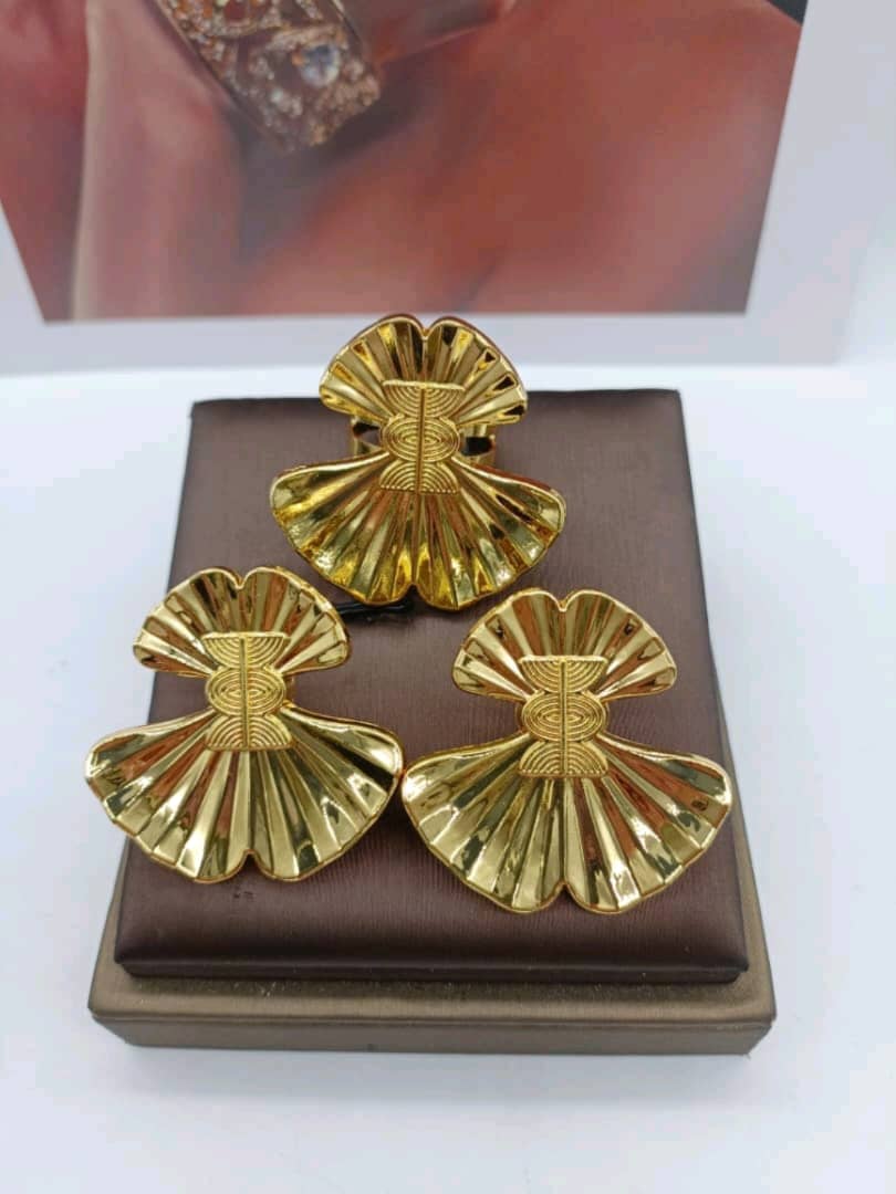 ✨ Ensemble Bijoux Fashion – Boucles d’Oreilles & Bague Assortie