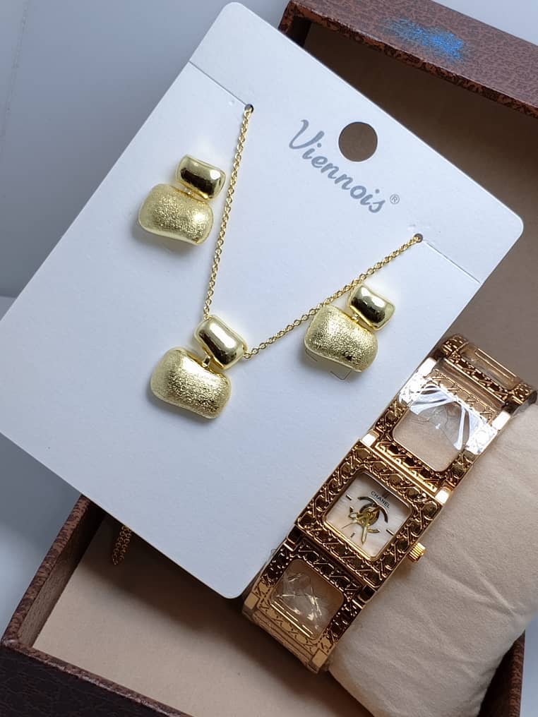 ⭐ Ensemble VIENOIS – Collier, Boucles d’Oreilles & Montre en Acier Inoxydable