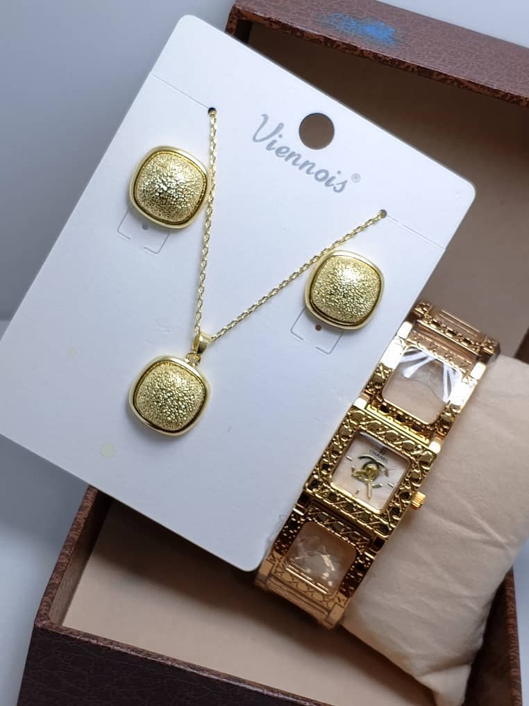 ⭐ Ensemble VIENOIS – Collier, Boucles d’Oreilles & Montre en Acier Inoxydable