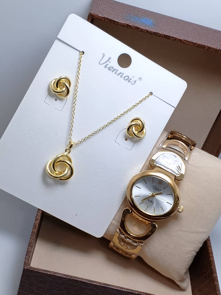 ⭐ Ensemble VIENOIS – Collier, Boucles d’Oreilles & Montre en Acier Inoxydable