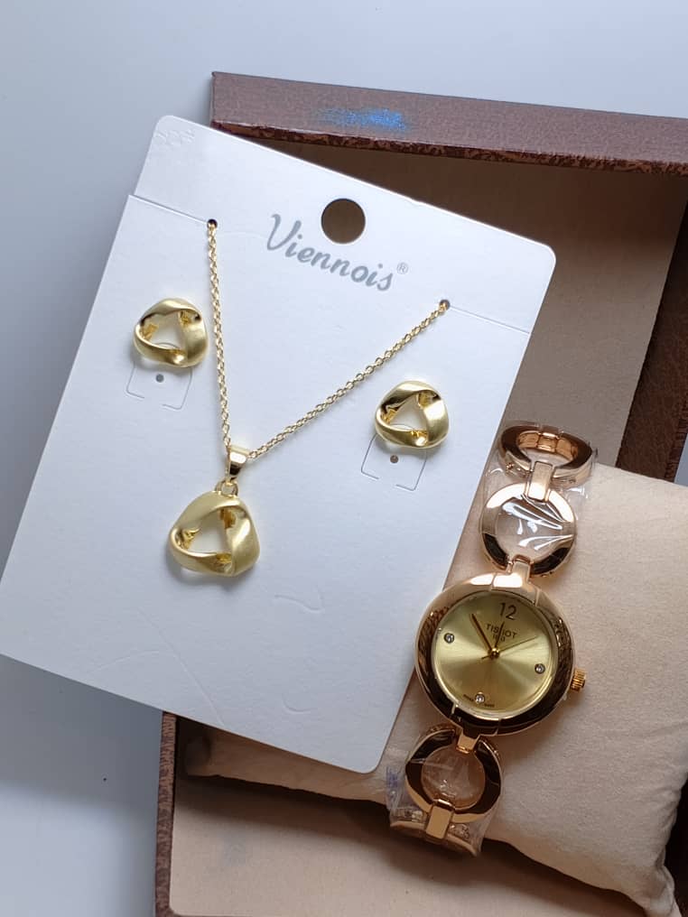 ⭐ Ensemble VIENOIS – Collier, Boucles d’Oreilles & Montre en Acier Inoxydable