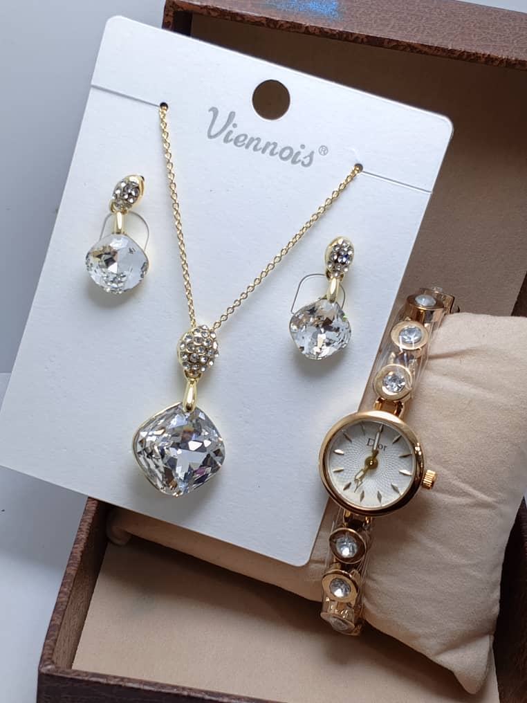 ⭐ Ensemble VIENOIS – Collier, Boucles d’Oreilles & Montre en Acier Inoxydable