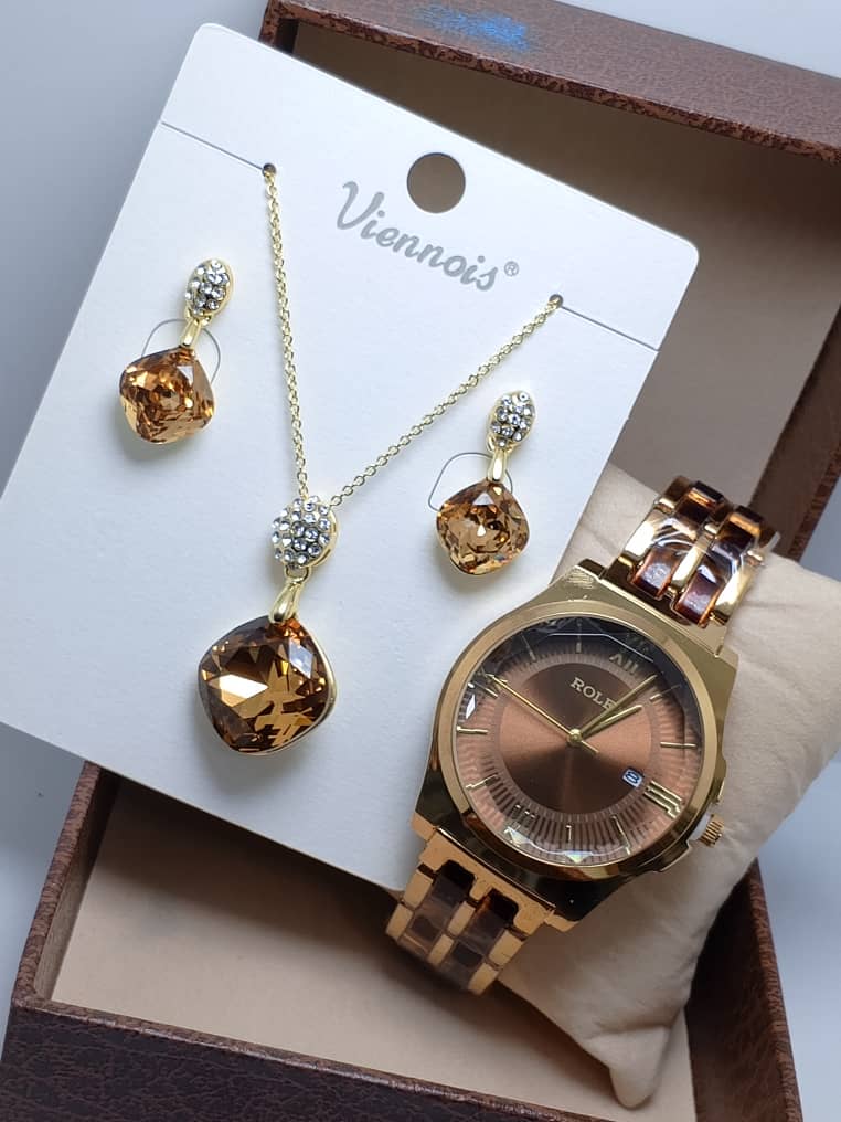 ⭐ Ensemble VIENOIS – Collier, Boucles d’Oreilles & Montre en Acier Inoxydable