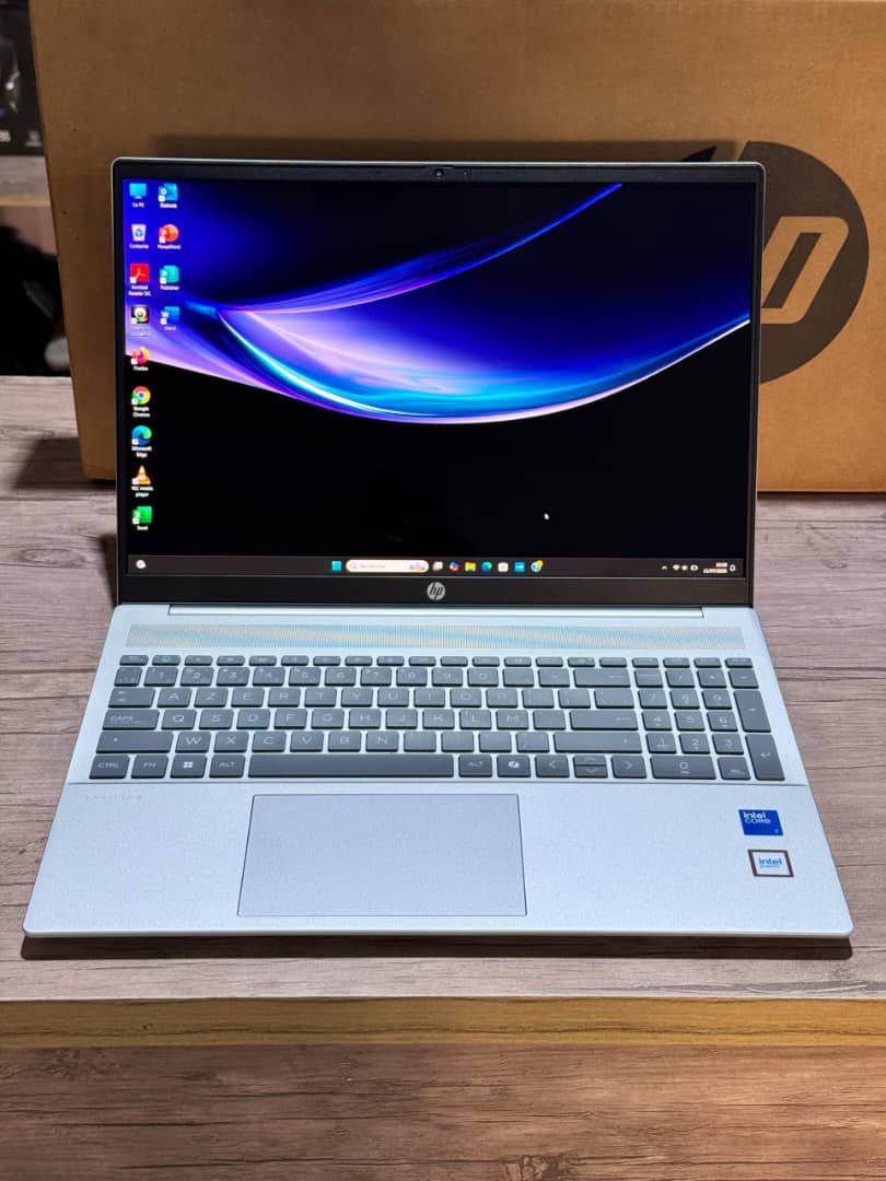 HP PAVILION 16-af0003ca           (Neuf en Carton)