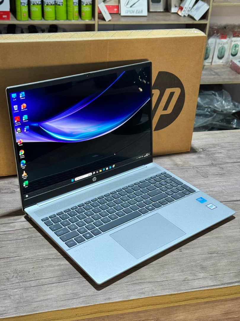  HP PAVILION 16-af0003ca           (Neuf en Carton)