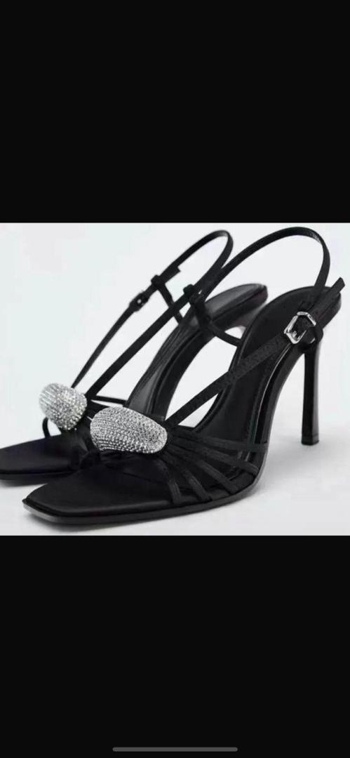 Sandales à talons ouverts – Élégance & Confort