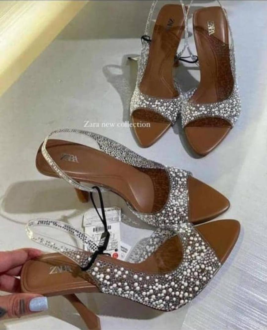 Sandales à talons ouverts – Élégance & Confort