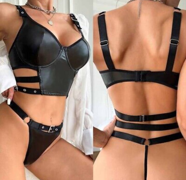 Ensemble de Lingerie en Cuir Verni