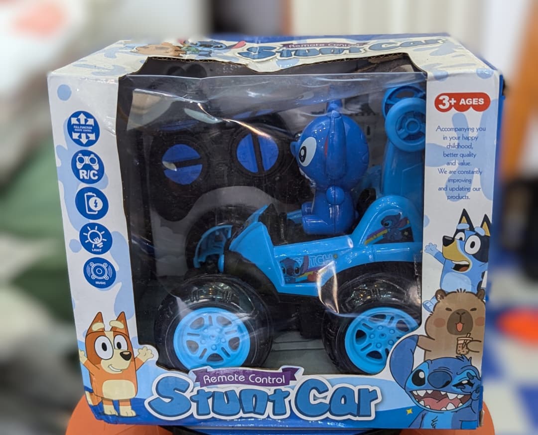 STUNT CAR – VOITURE TÉLÉCOMMANDÉE 360° AVEC PERSONNAGE