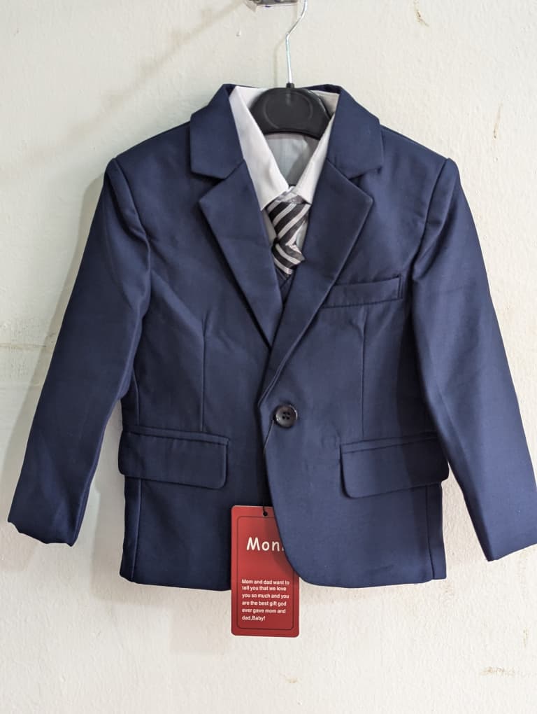 Costume élégant pour garçon – 3 pièces (Veste, Chemise et Cravate)