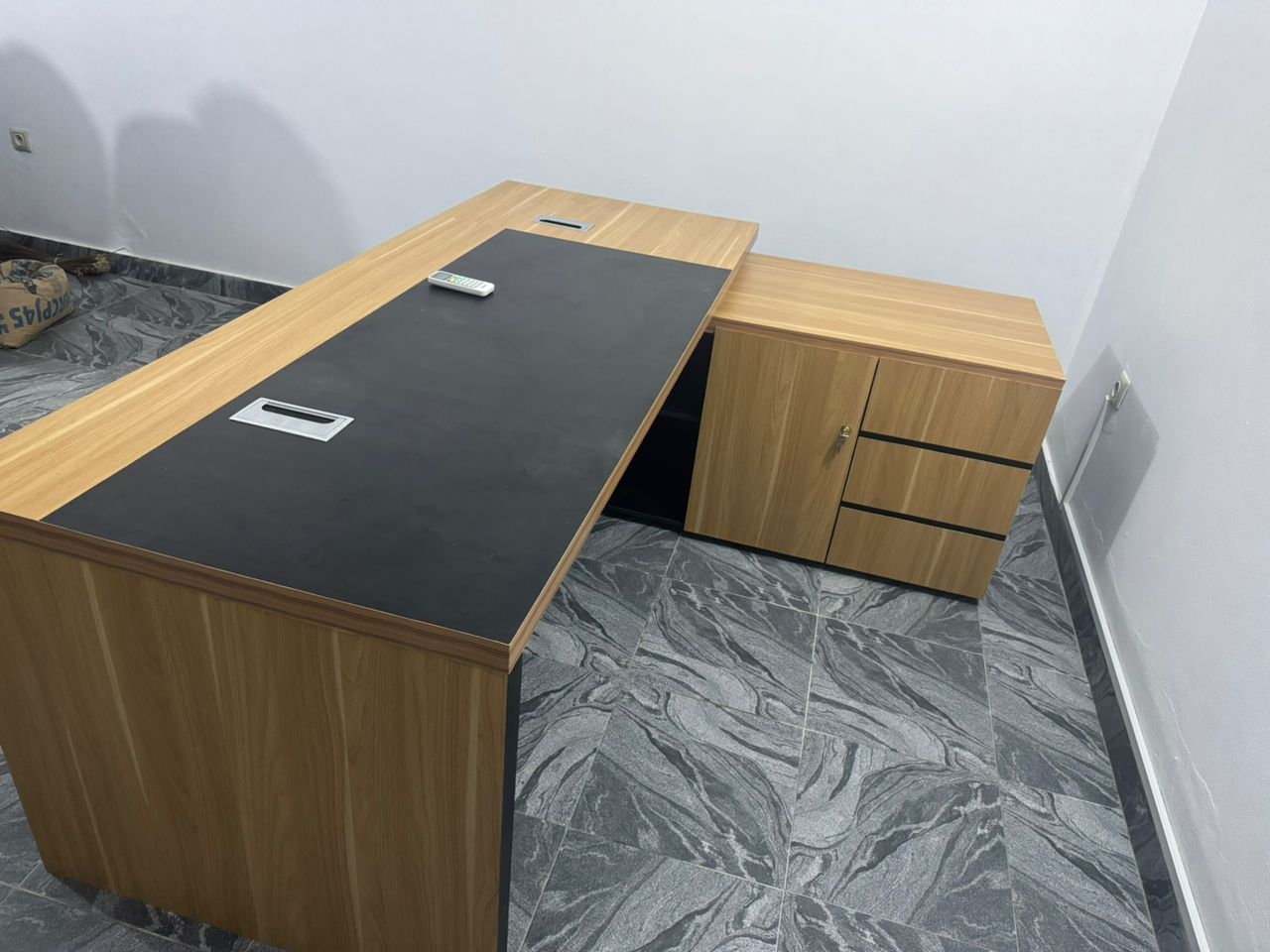 Bureau de Direction en L