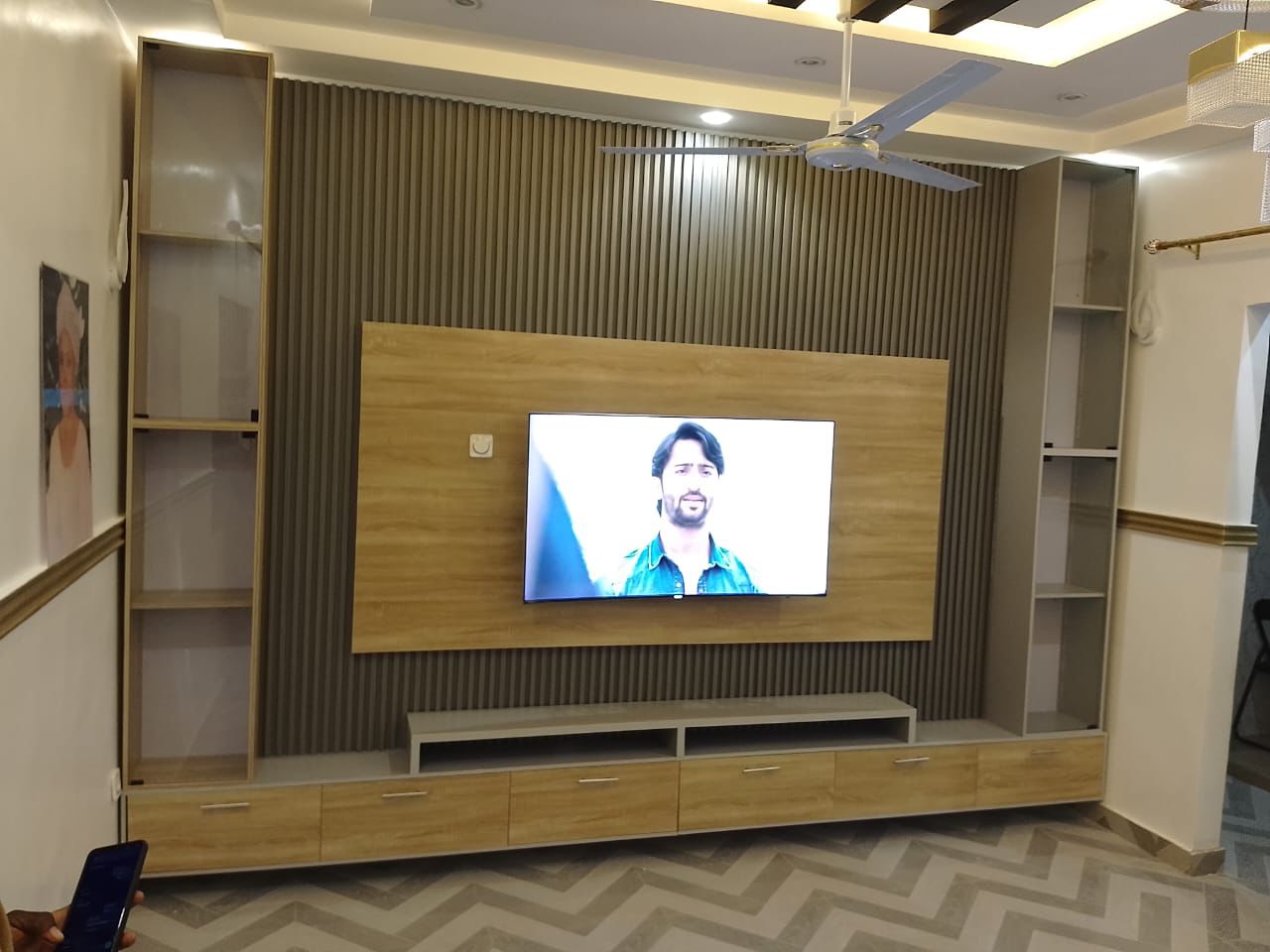 Meuble TV mural moderne