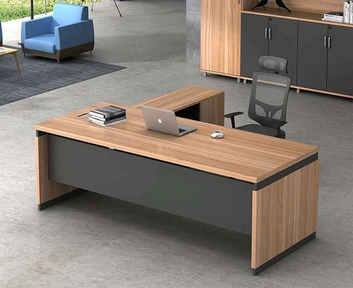 Bureau avec Retour et Caisson