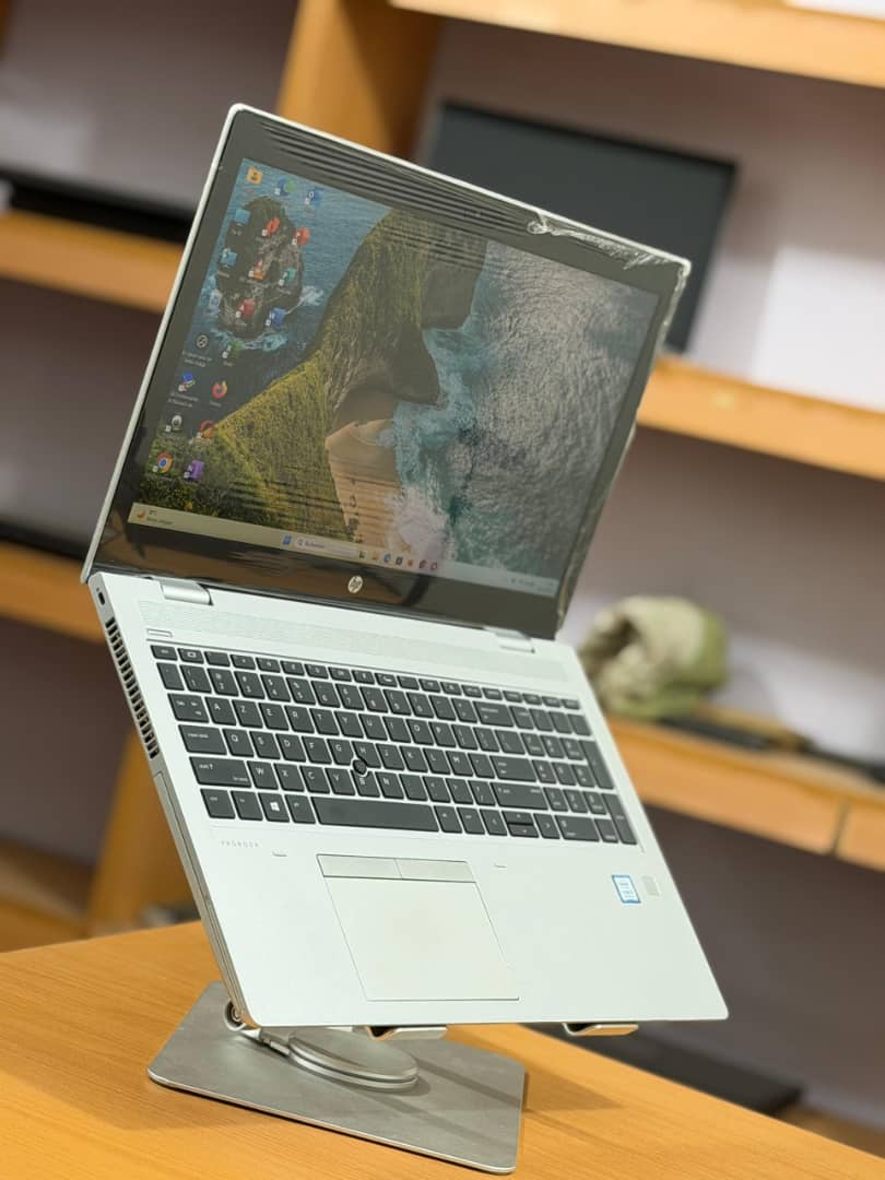 Ordinateur Portable Core i5 – Performance & Rapidité