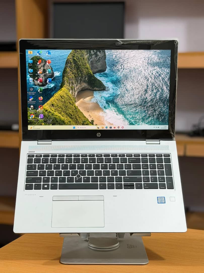 Ordinateur Portable Core i5 – Performance & Rapidité