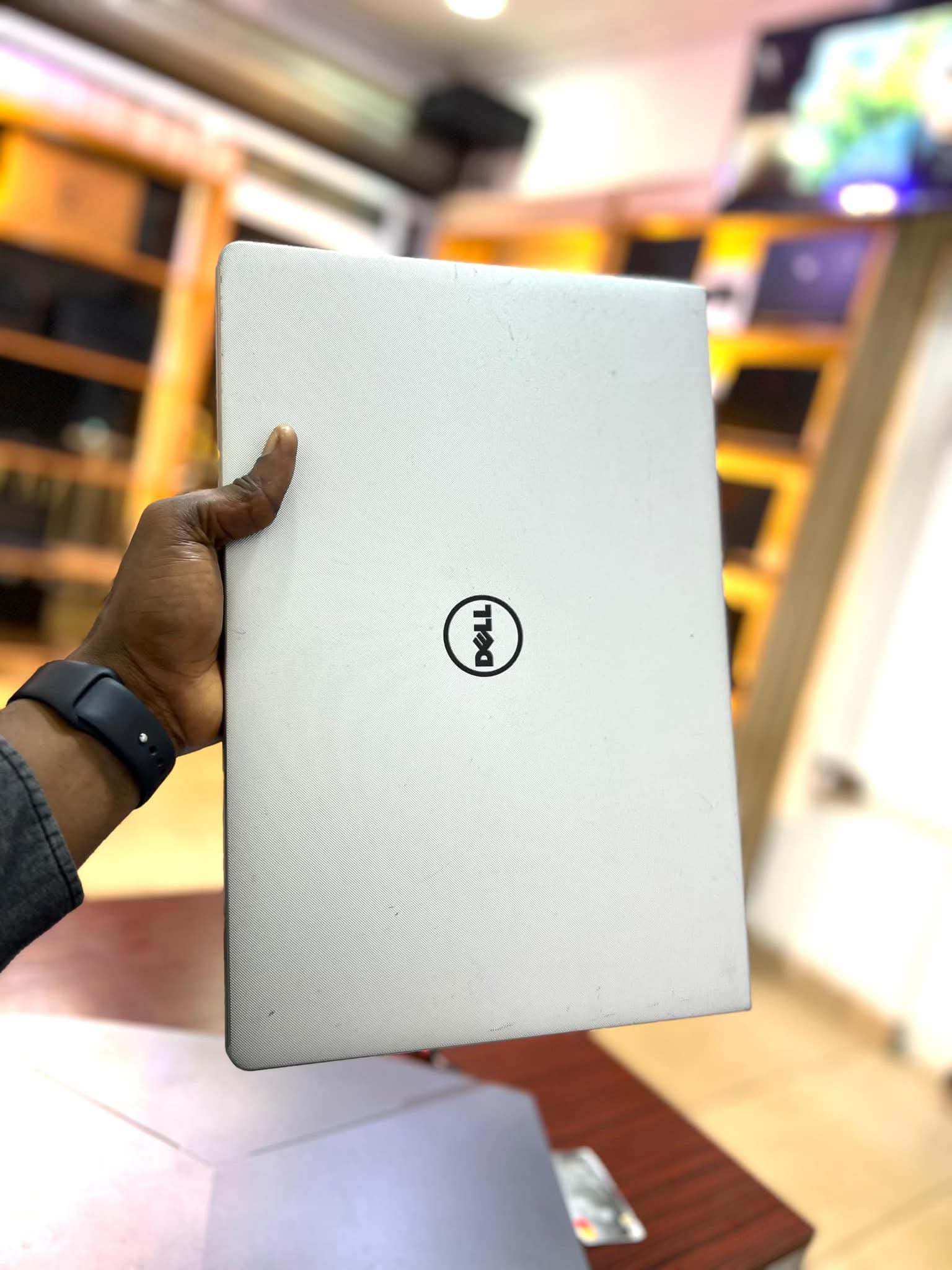 DELL Inspiron 5559 – Core i5 (6ᵉ Génération)