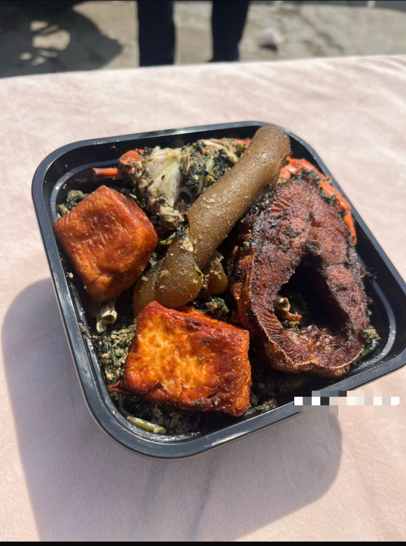 Sauce légume + pate noir/ blanche / agbéli 